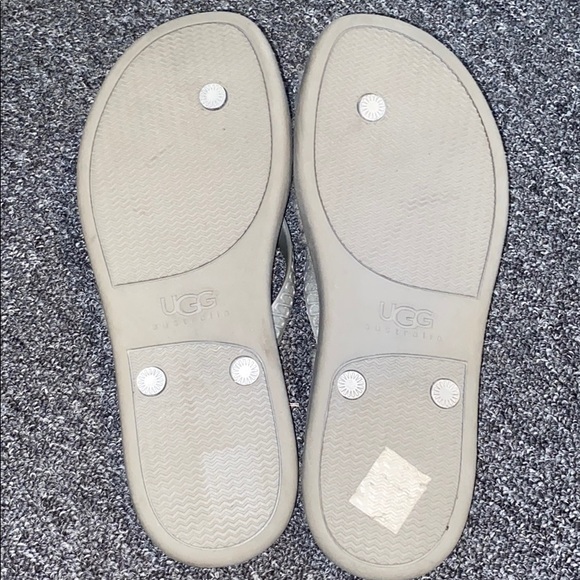 Ugg Fluff Flip Flop - Picture 2 of 3